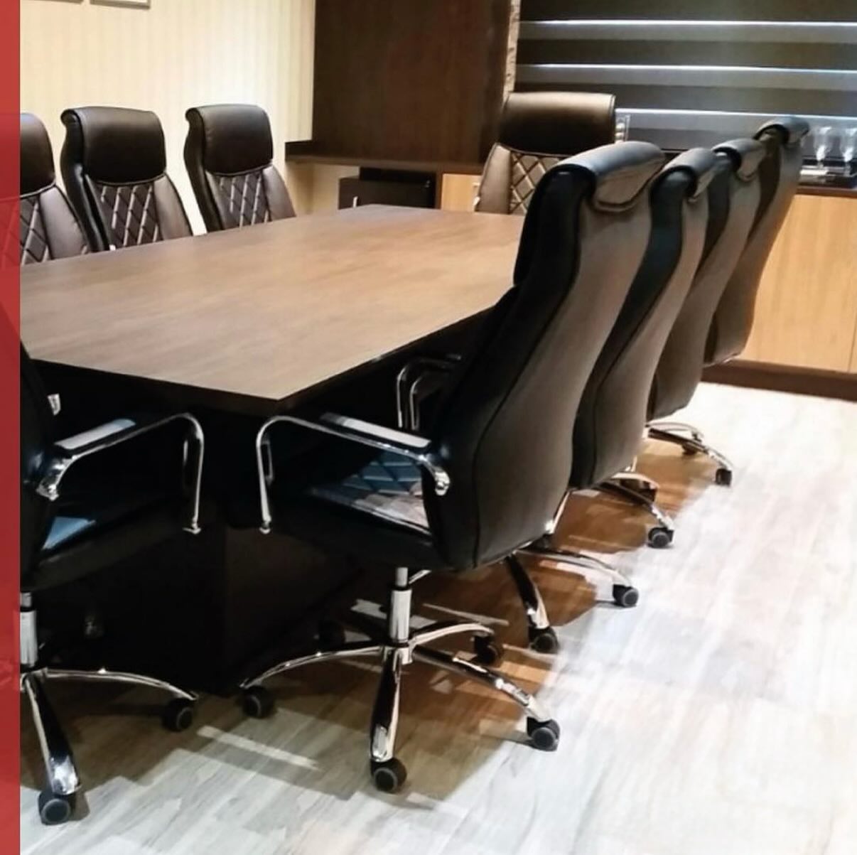 Decisões estratégicas merecem um espaço à altura.
Conforto, elegância e ergonomia reunidos em cada detalhe.
💼 Torne suas reuniões mais produtivas com ambientes planejados pela Cadeflex.
